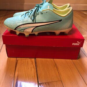 Puma cleats Size 9 Men's (Teal)